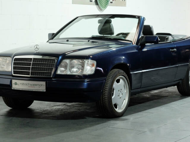 Immagine 1/20 di Mercedes-Benz E 220 (1996)