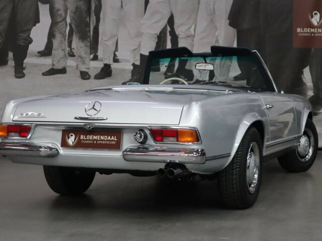 Mercedes-Benz 280 SL