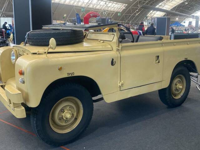 Image 1/49 of Land Rover 88 (1964)