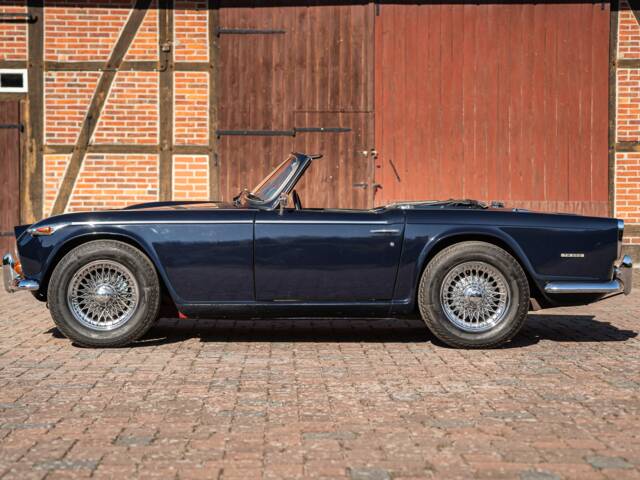 Triumph TR 250