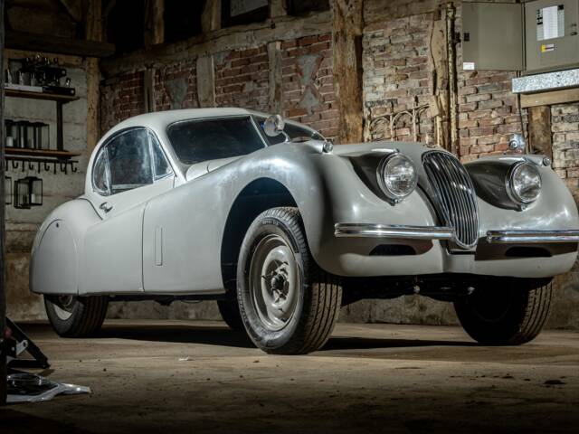 Image 1/50 of Jaguar XK 120 FHC (1952)