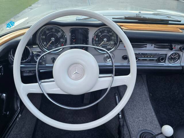 Mercedes-Benz 280 SL
