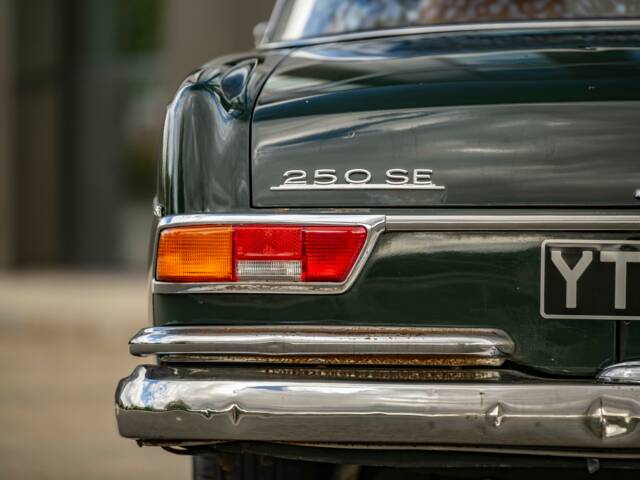 Mercedes-Benz 250 SE