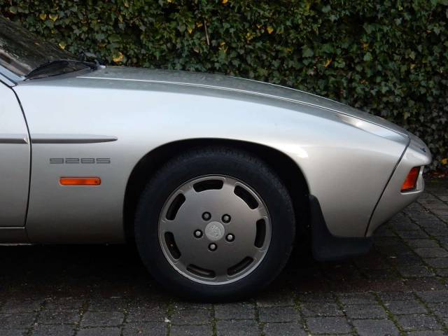 Porsche 928 S