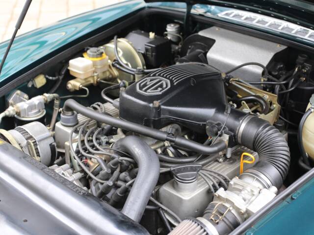 MG RV8
