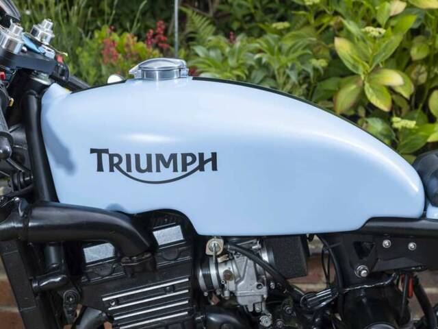 Triumph Daytona 900