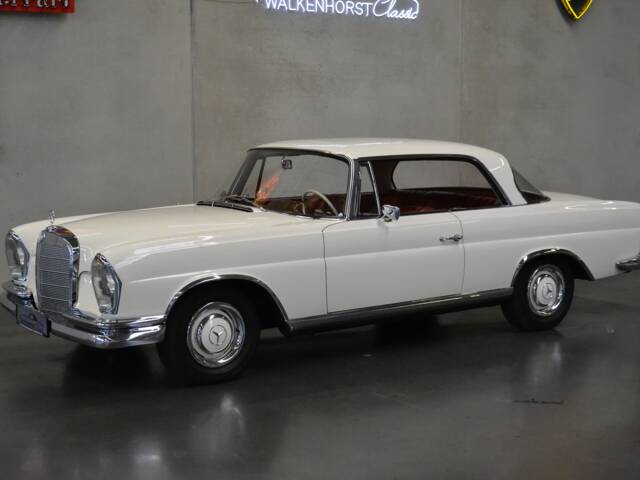 Mercedes-Benz 250 SE
