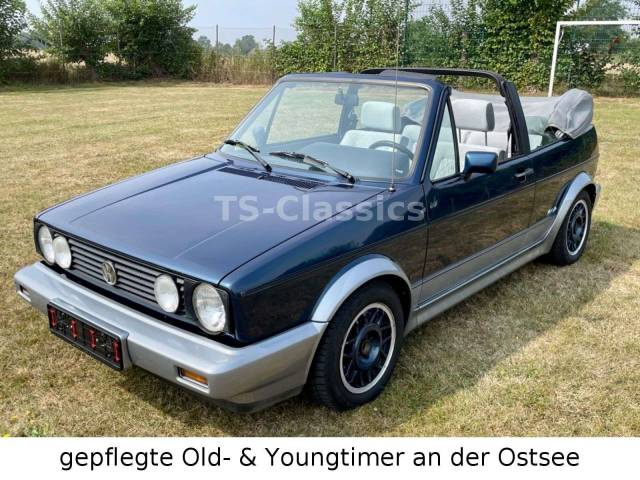 Image 1/15 de Volkswagen Golf I Cabrio 1.8 (1990)