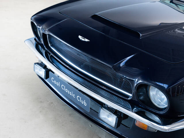 Aston Martin DBS V8