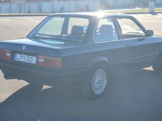 BMW 320i