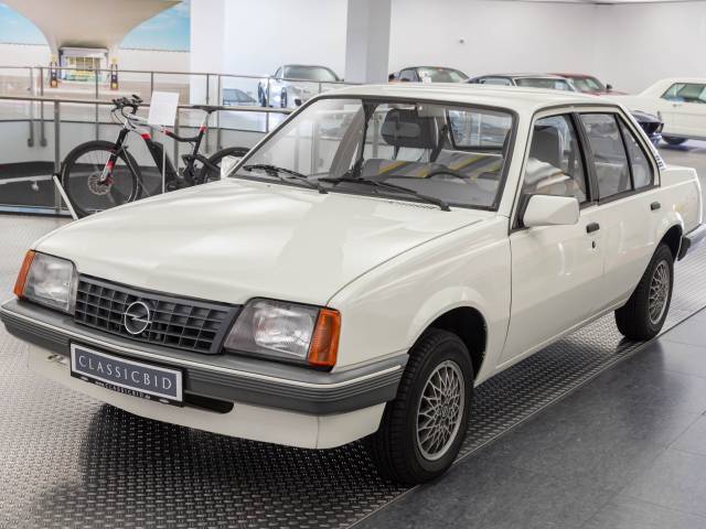 Bild 1/45 von Opel Ascona 1,6 (1986)