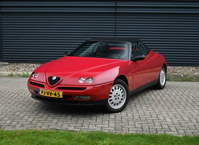 Immagine 1/7 di Alfa Romeo Spider 2.0 Twin Spark 16V (1996)