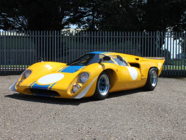 Image 1/17 of Lola T70 (1979)