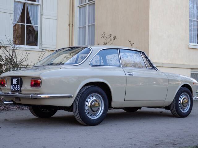 Alfa Romeo Giulia GT 1300 Junior