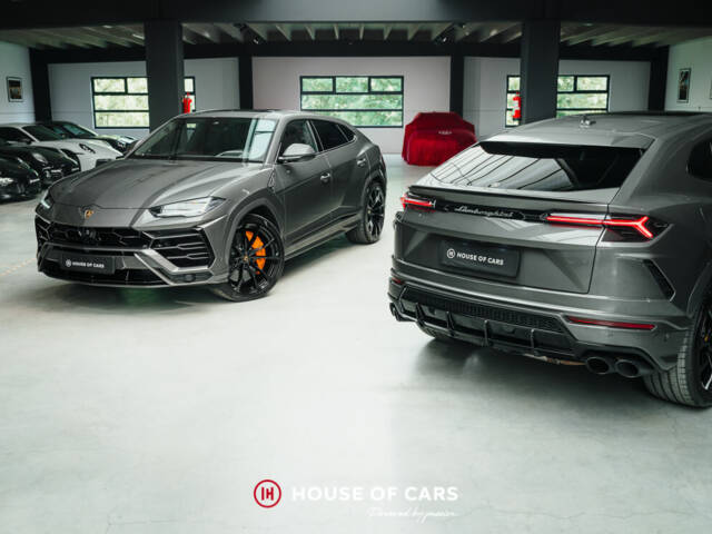 Image 1/25 of Lamborghini Urus (2022)