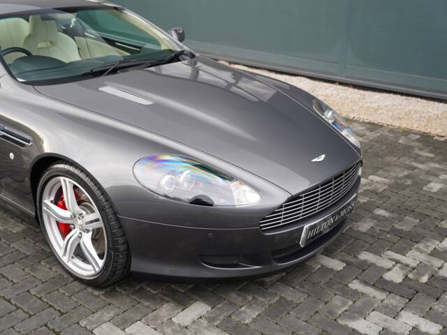 Aston Martin DB 9