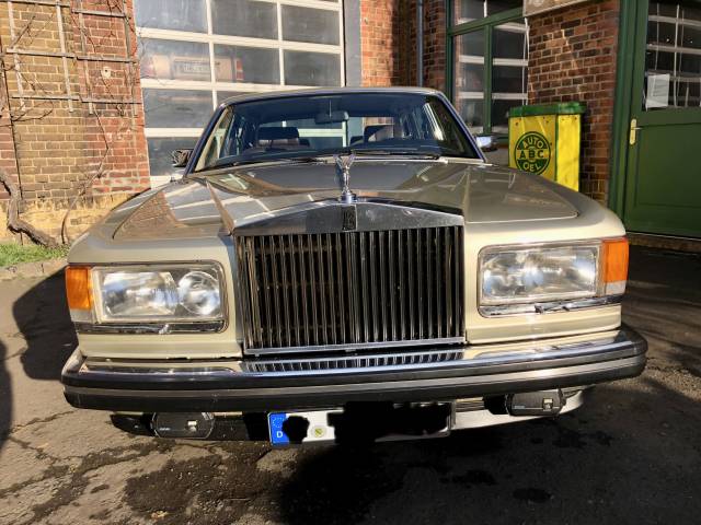 Rolls-Royce Silver Spirit