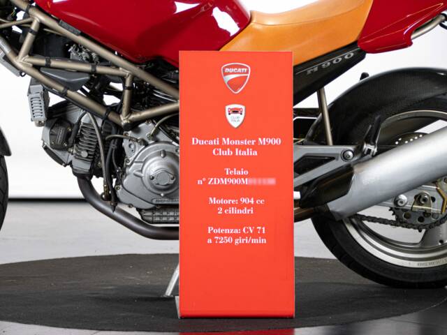 Ducati Monster 900