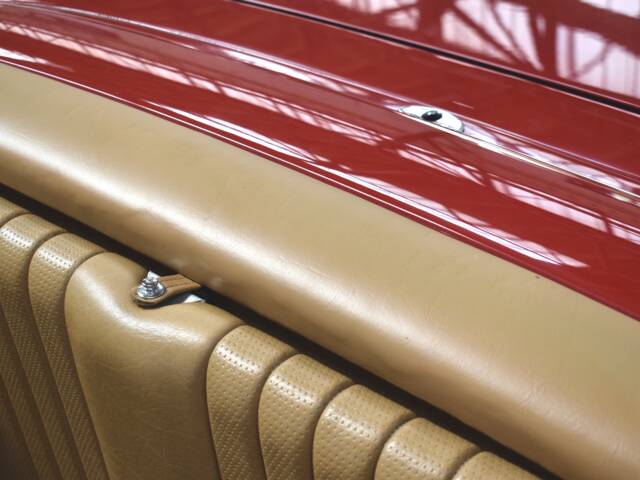 Mercedes-Benz 560 SL