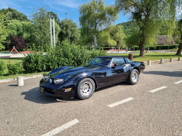 Image 1/5 of Chevrolet Corvette (1982)