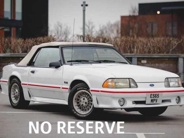 Bild 1/8 von Ford Mustang GT (1987)