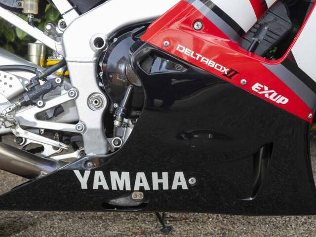 Yamaha YZF-R1
