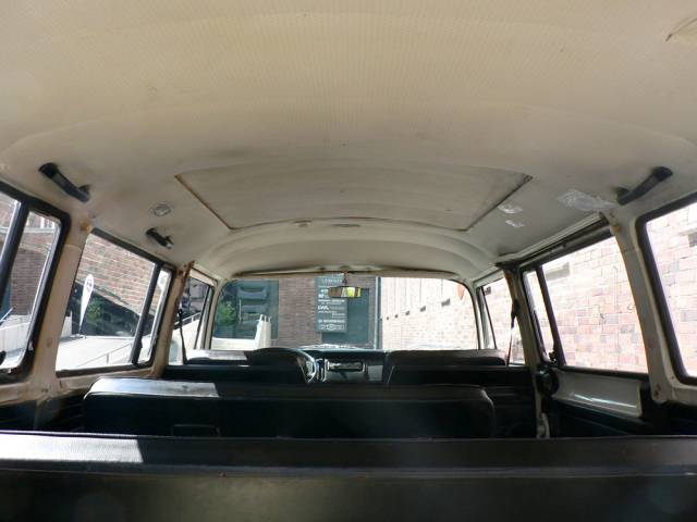 Volkswagen T2a minibus