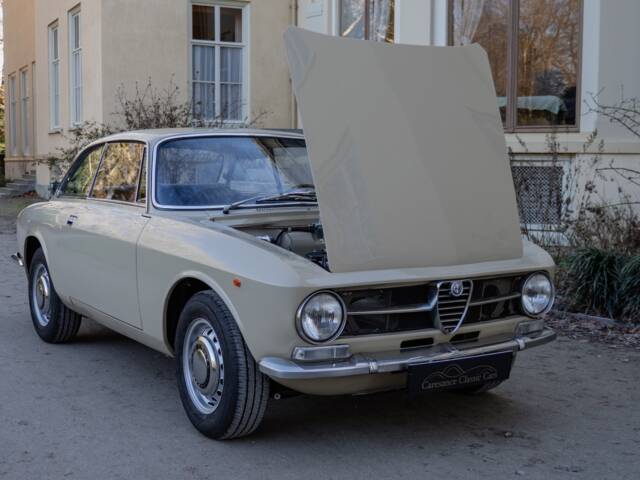 Alfa Romeo Giulia GT 1300 Junior