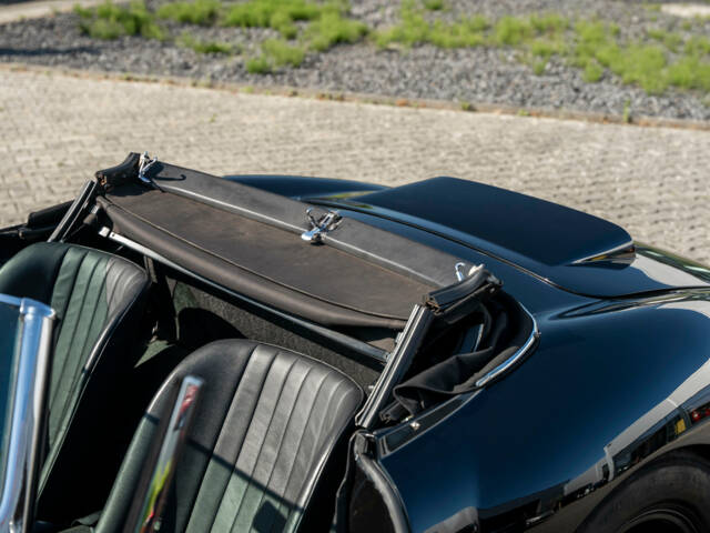Jaguar E-Type 3.8