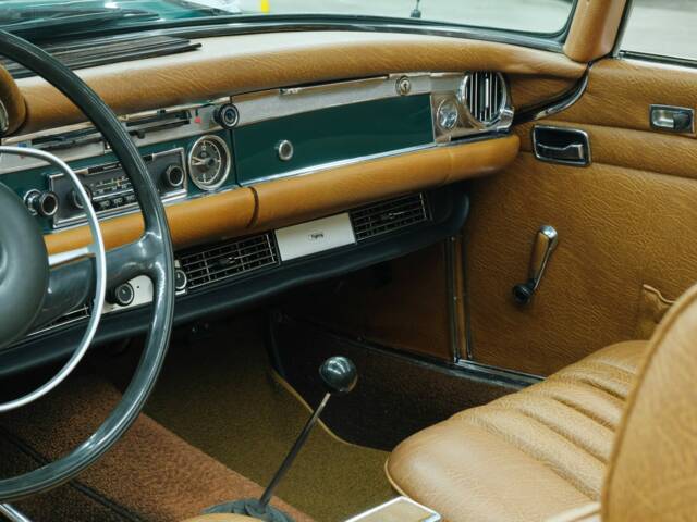 Mercedes-Benz 280 SL