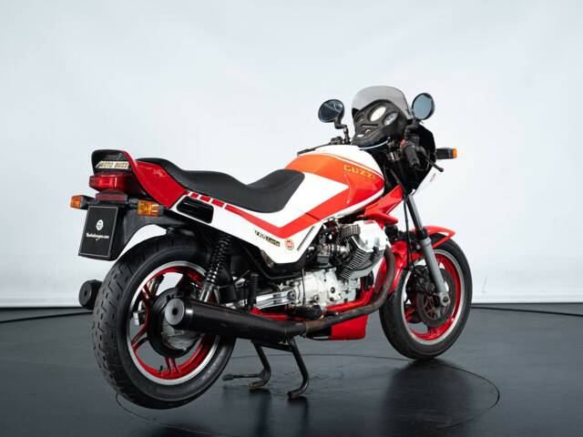 Moto Guzzi V 65 Lario