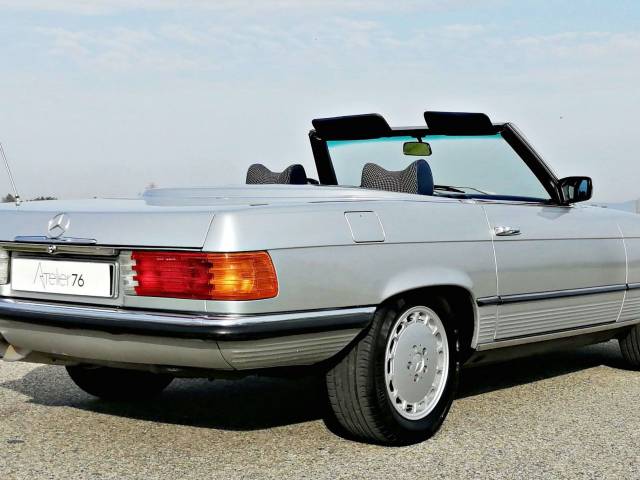 Mercedes-Benz 280 SL - Mercedes-Benz 280 SL 3/4 arrière droit