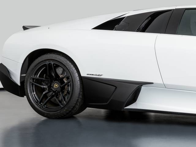 Lamborghini Murciélago LP670-4 SV