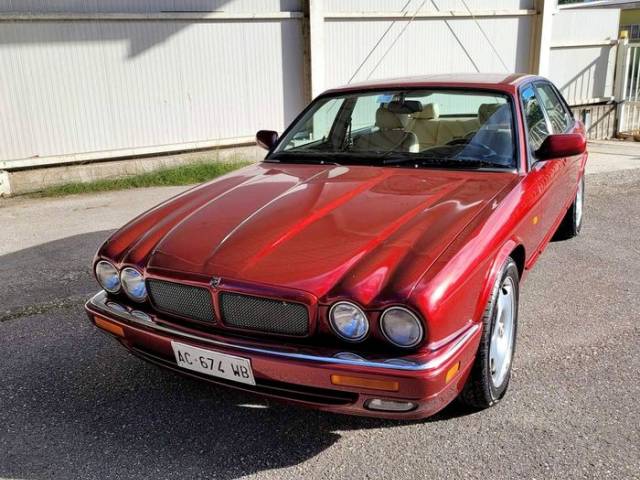 Bild 1/9 von Jaguar XJR 4.0 Supercharged (1995)