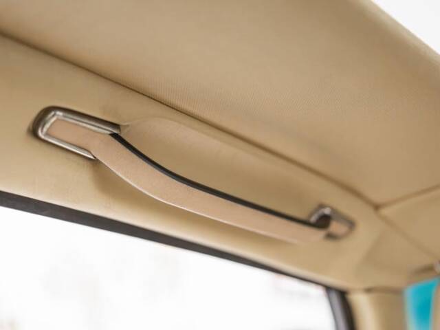 Mercedes-Benz 500 SLC