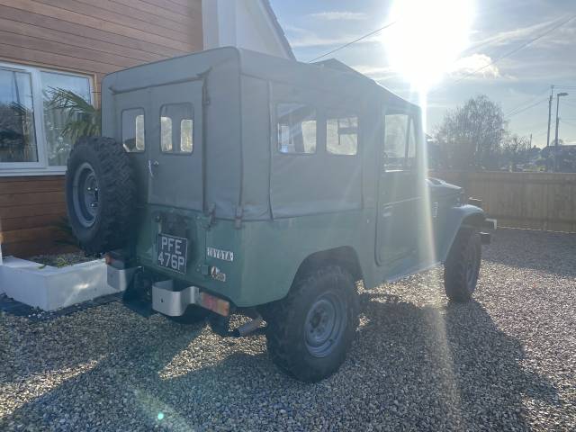 Toyota Land Cruiser FJ 40