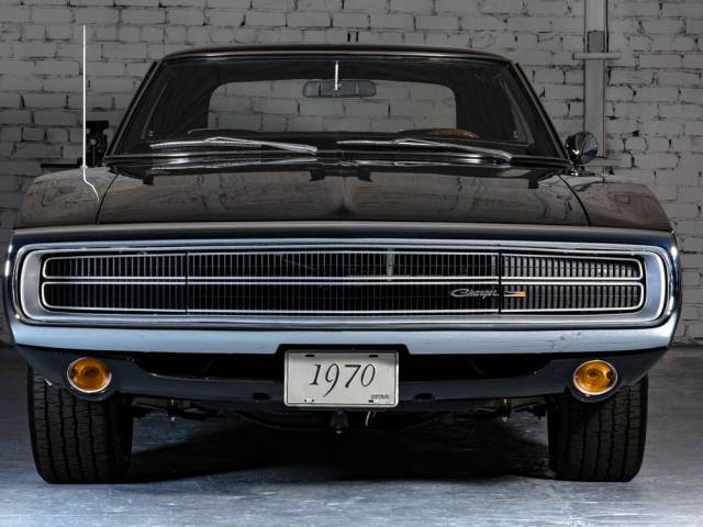 Dodge Charger 318