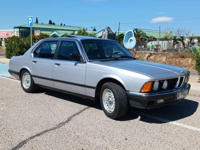 BMW 745i