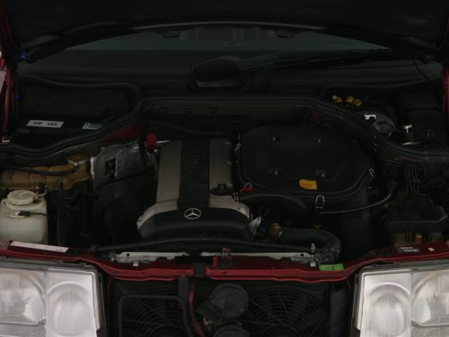Mercedes-Benz 300 CE-24