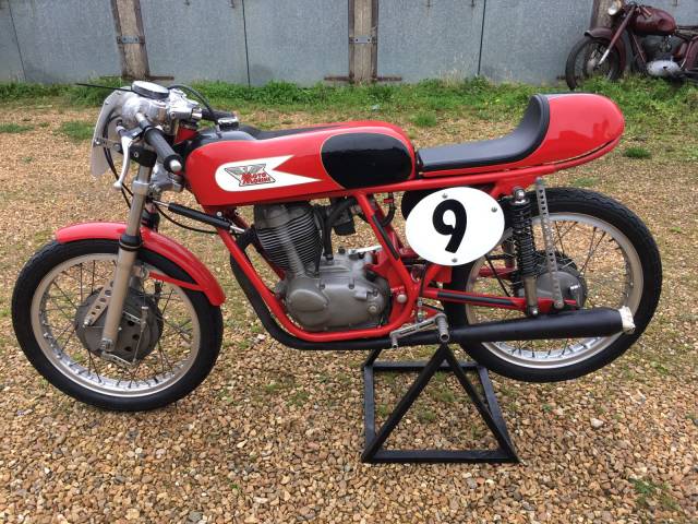 Image 2/15 of Moto Morini DUMMY (1971)