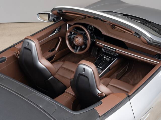 Porsche 911 Carrera 4 GTS