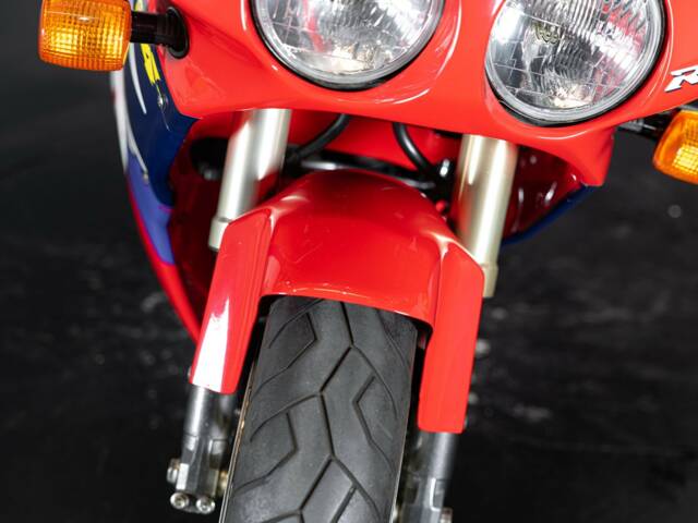 Honda RVF 750