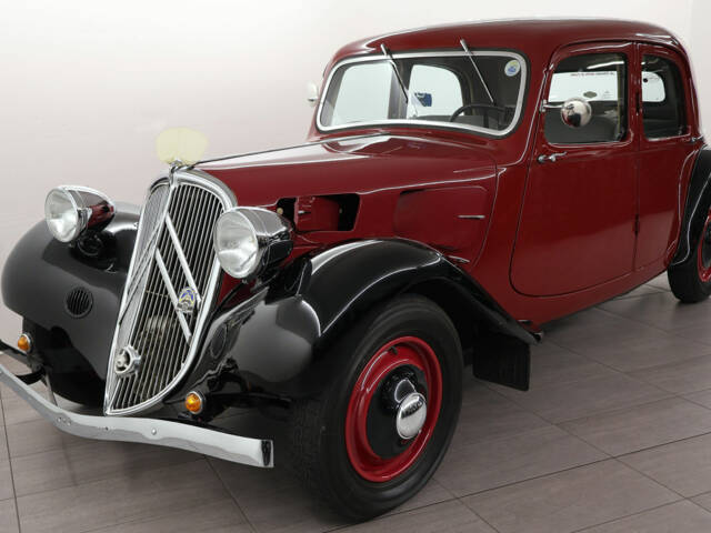 Image 1/9 de Citroën Traction Avant 7 C (1936)