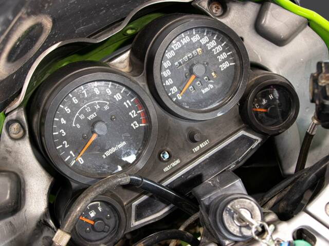 Kawasaki GPZ 600 R