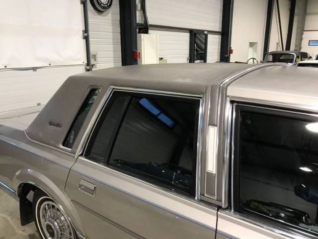 Lincoln Town Car
