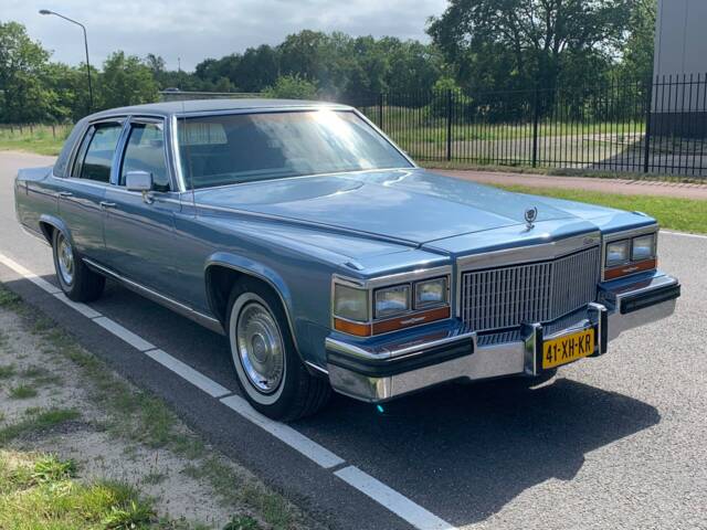 Image 1/5 of Cadillac Fleetwood (1980)