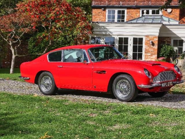 Aston Martin DB 6 Vantage