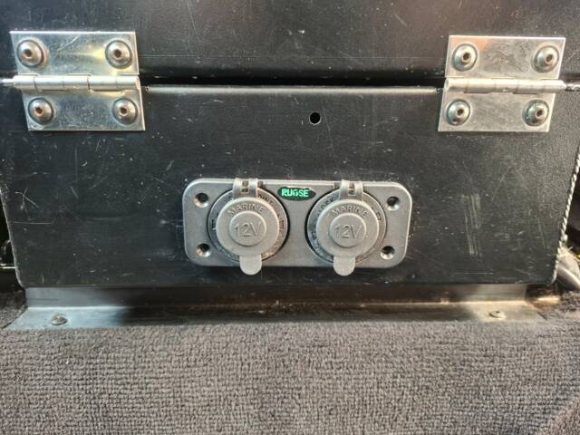 Land Rover Defender 110