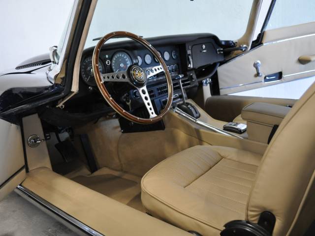 Jaguar E-Type V12 (2+2)