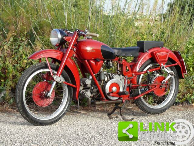Image 1/10 of Moto Guzzi DUMMY (1955)
